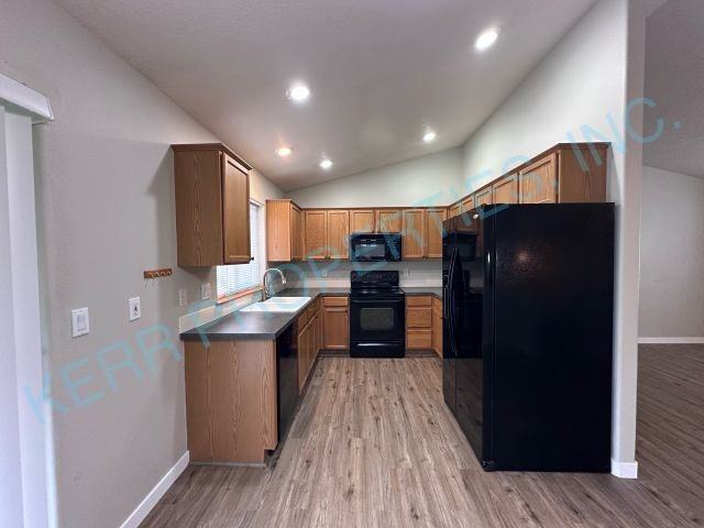 15837 Jade Glen Ave - Photo 6 of 26