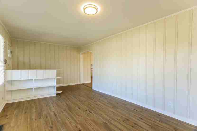 2629 Wood Dr Ne - Photo 4 of 18