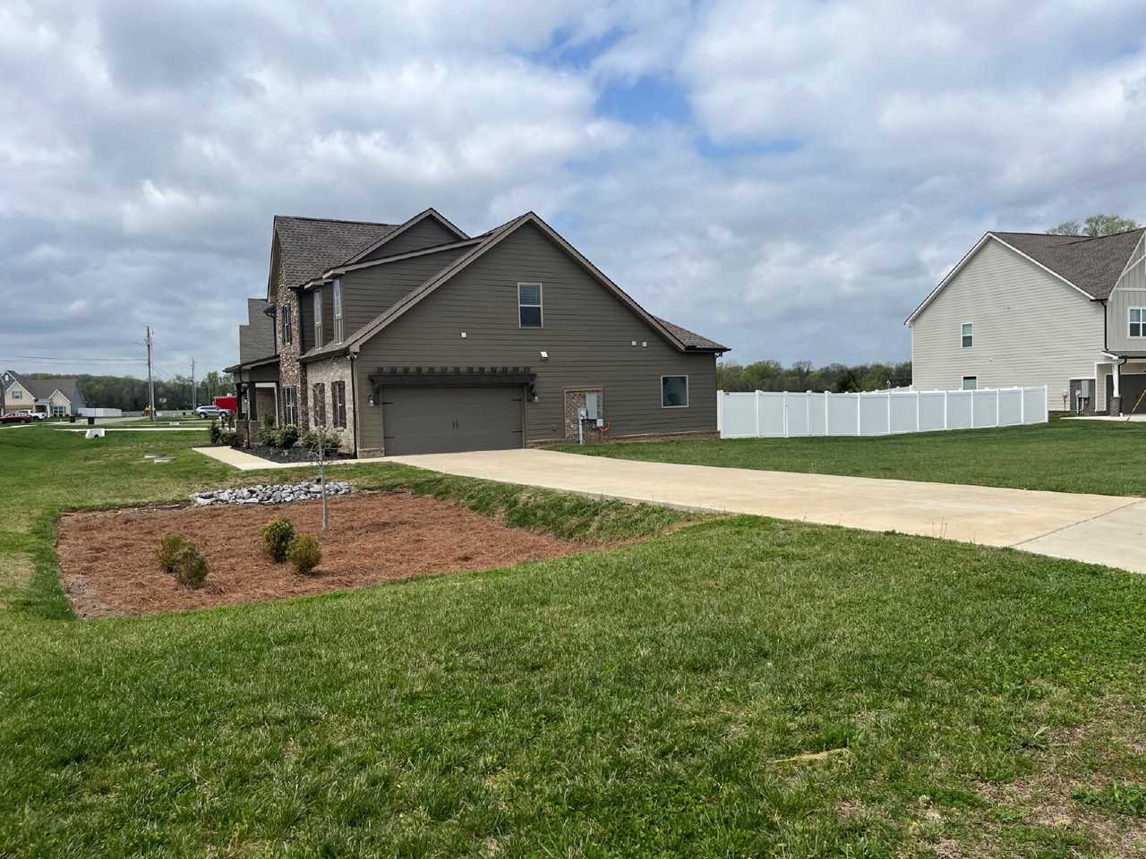 624 Donna Oaks Dr - Photo 3 of 50