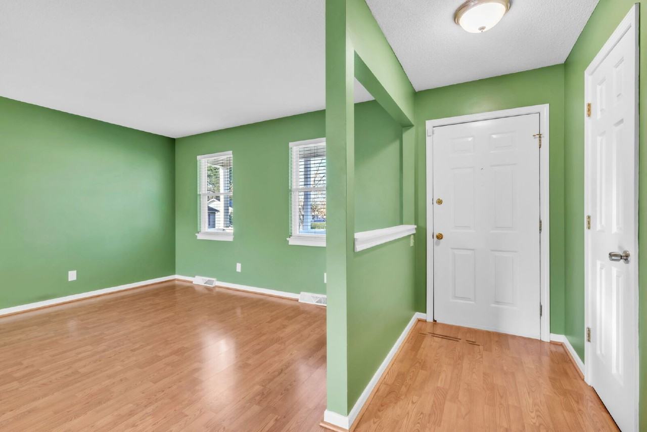 18 Genesis Ct - Photo 4 of 27