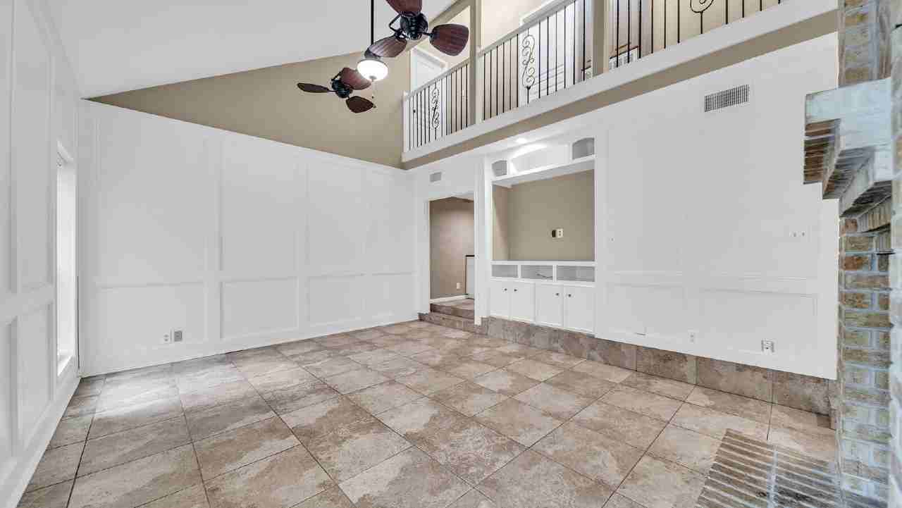 219 April Waters Dr W - Photo 3 of 33