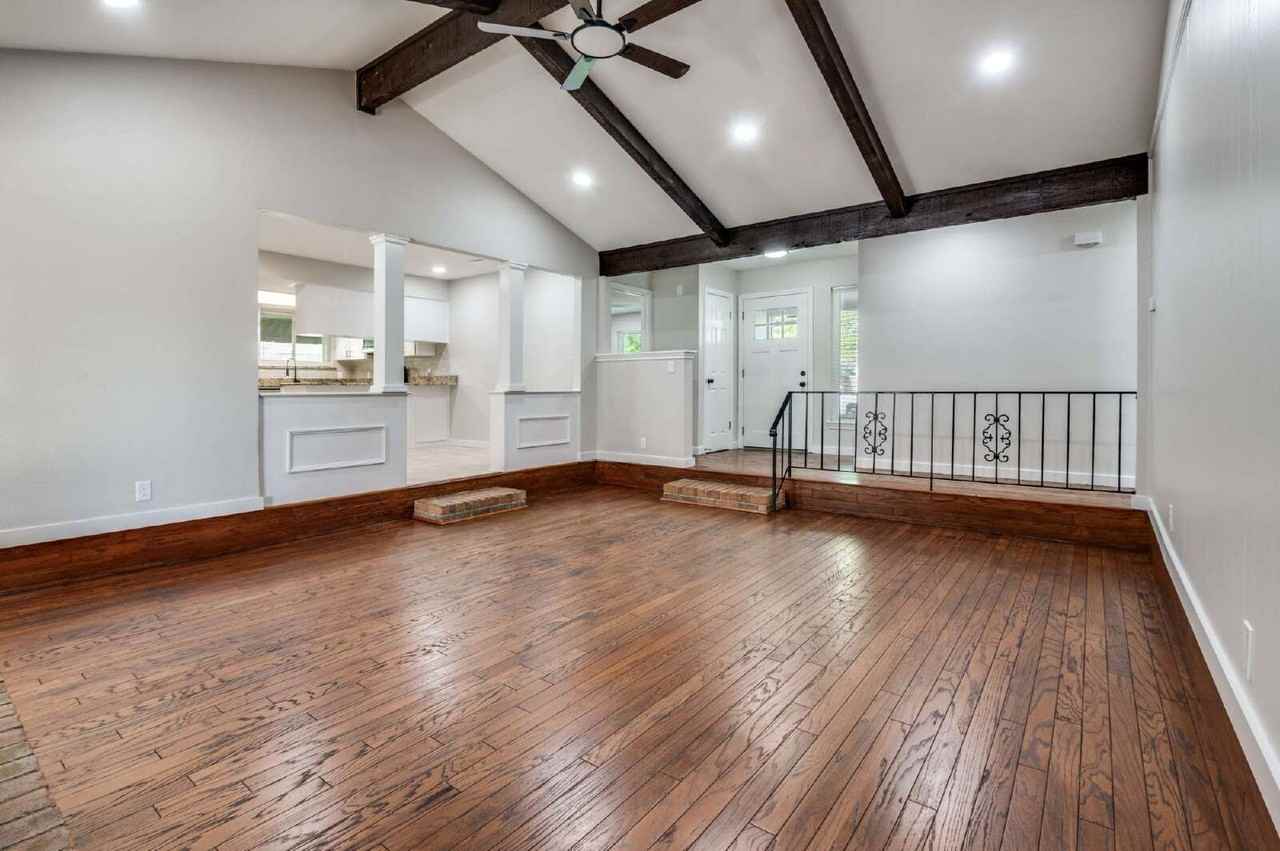 1010 Alicia Ln - Photo 6 of 26