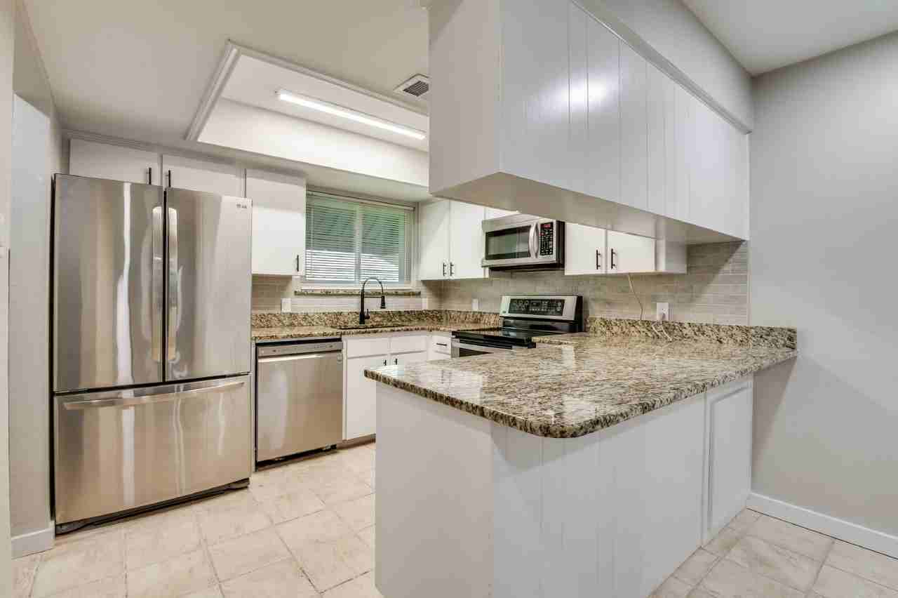 1010 Alicia Ln - Photo 7 of 26