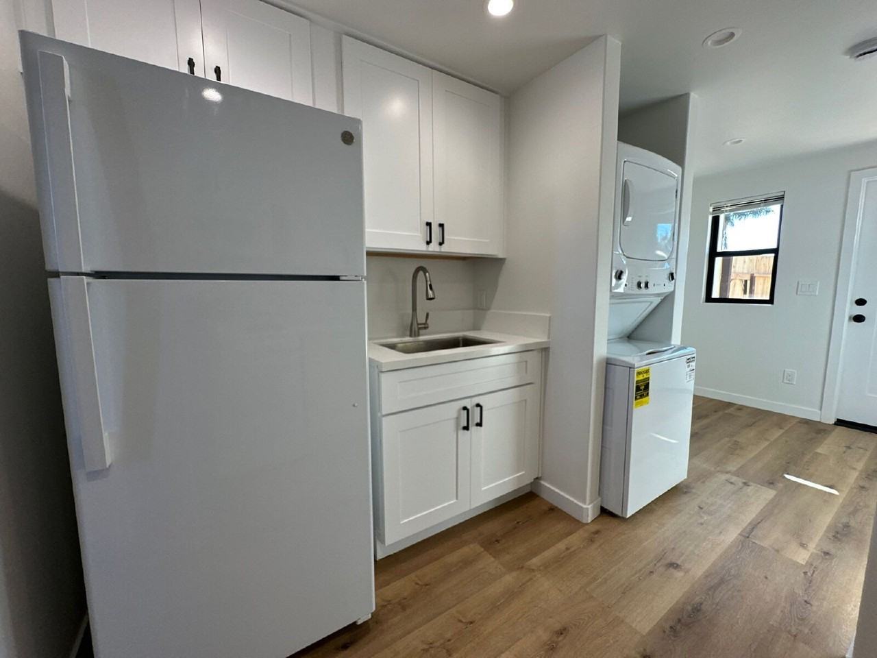 353 N 11th St - Photo 4 of 15