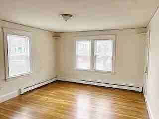 32 Saint Anns Rd #1R - Photo 2 of 5