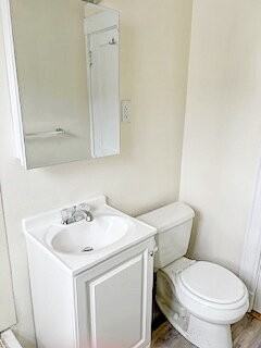 32 Saint Anns Rd #1R - Photo 5 of 5