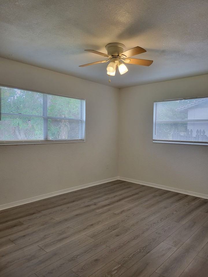 109 Harbor Dr - Photo 7 of 10