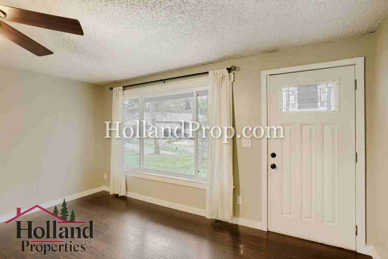 2345 Se Washington Ct - Photo 2 of 18