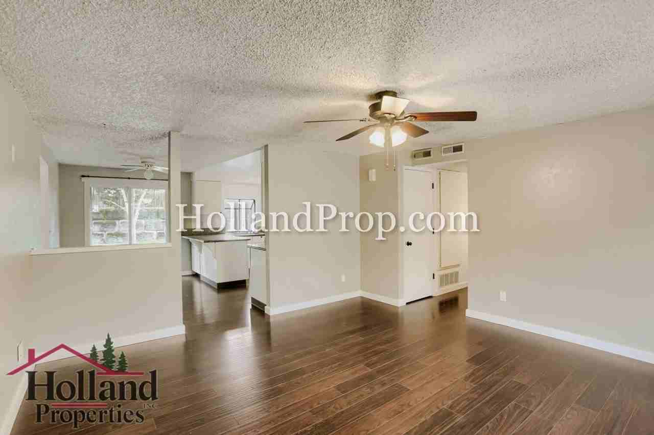 2345 Se Washington Ct - Photo 3 of 18