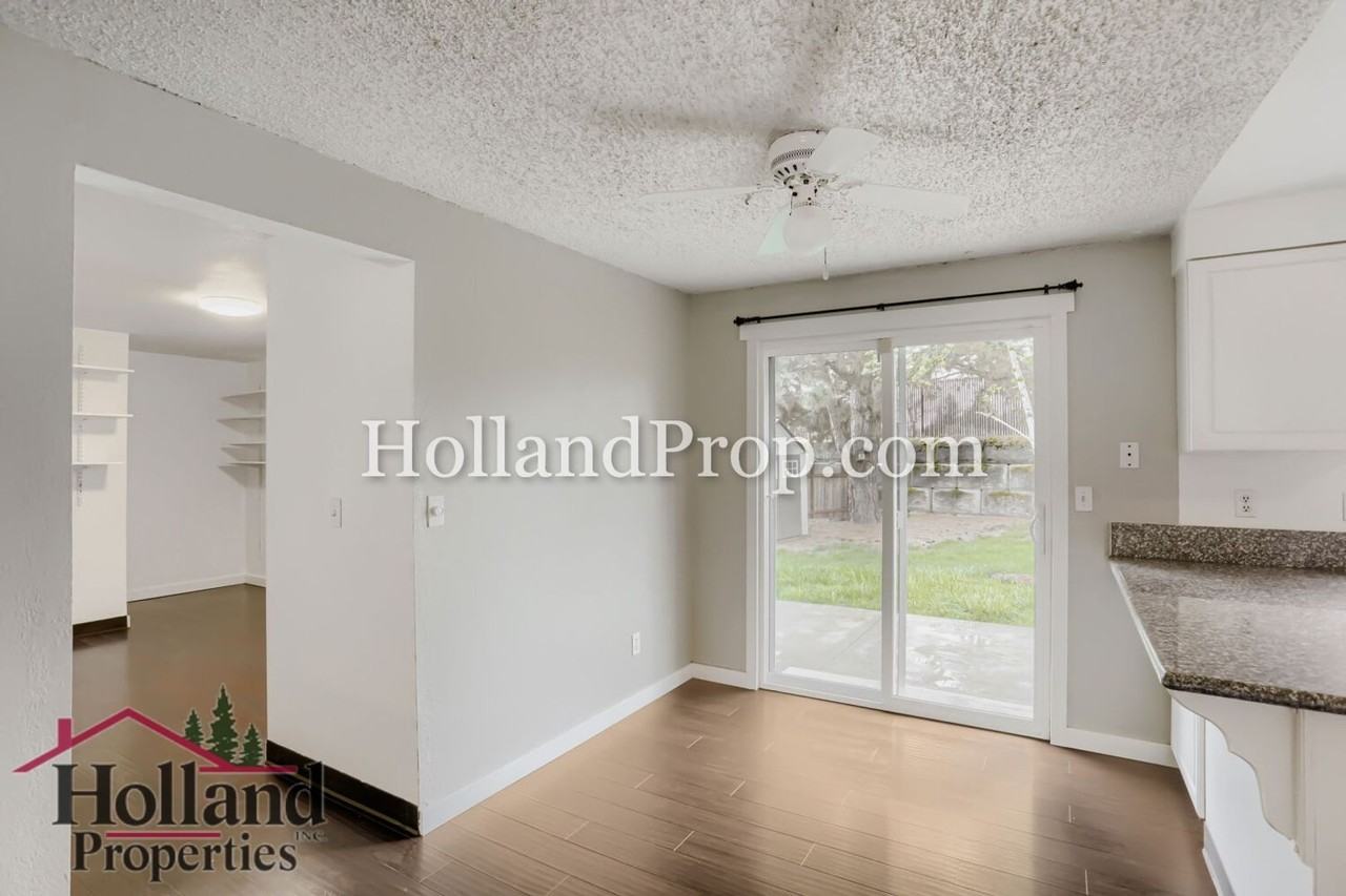 2345 Se Washington Ct - Photo 5 of 18