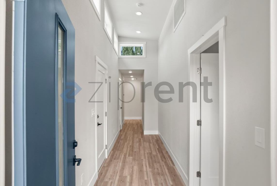 42740 Jefferson St - Photo 4 of 32