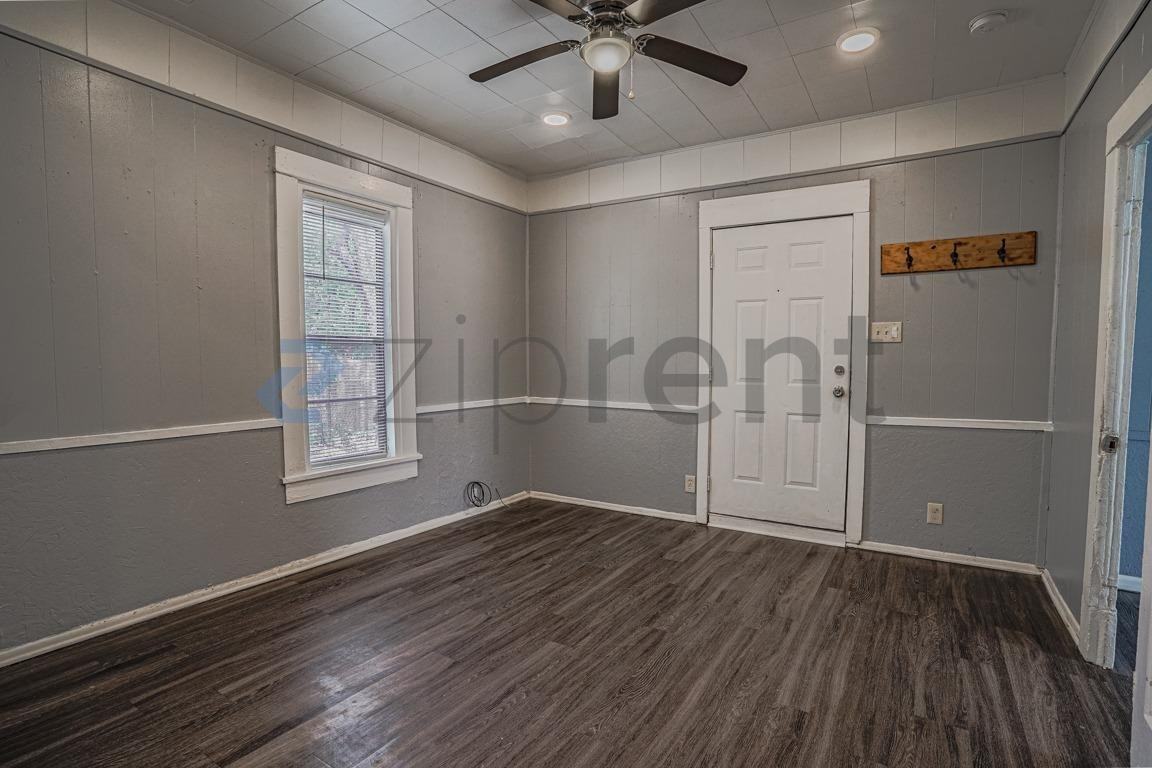 1006 S Throckmorton St - Photo 7 of 15