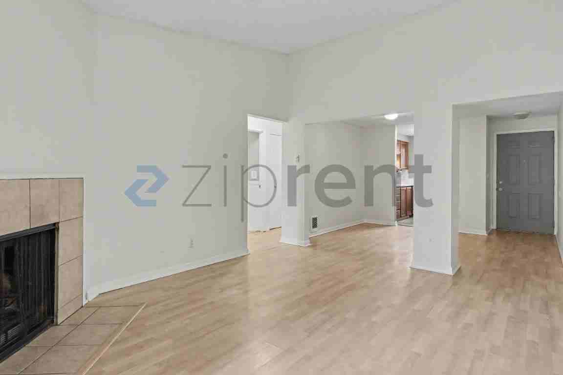 5160 Sw 180th Ave #2 - Photo 7 of 22