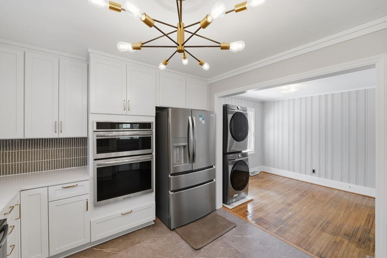 2214 Arnold Dr - Photo 2 of 24