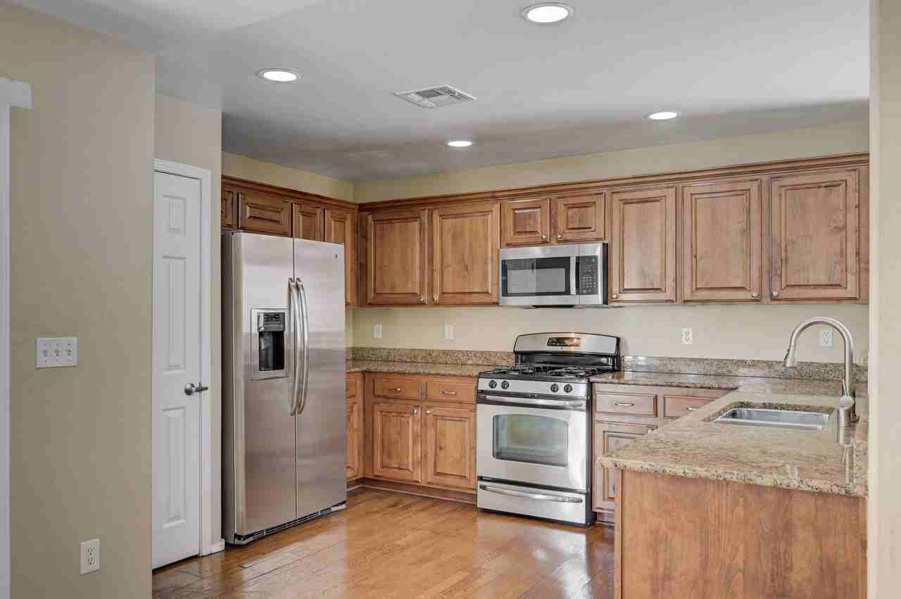 8269 New Leaf Ave - Photo 3 of 7