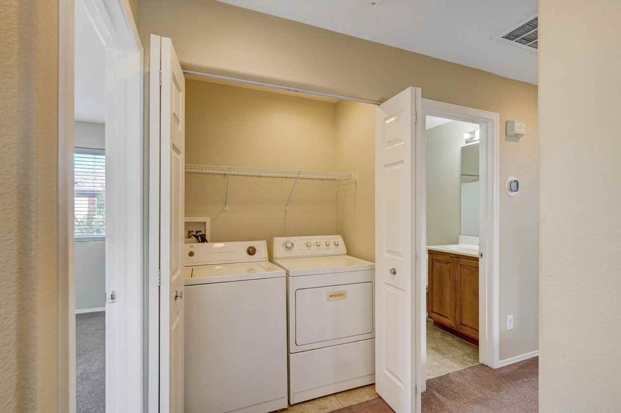 8269 New Leaf Ave - Photo 4 of 7