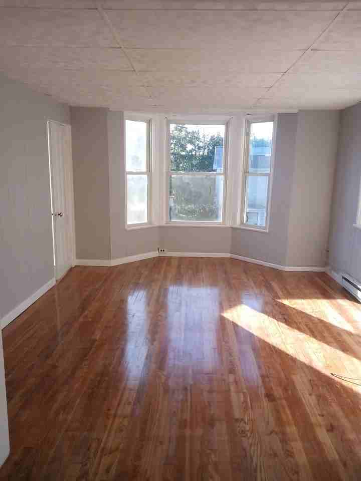 660 4th Ave #2 - Photo 3 of 12