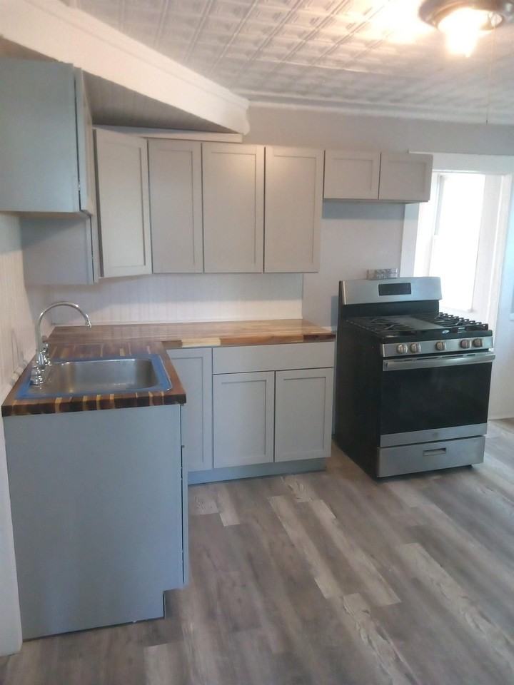 660 4th Ave #2 - Photo 3 of 12