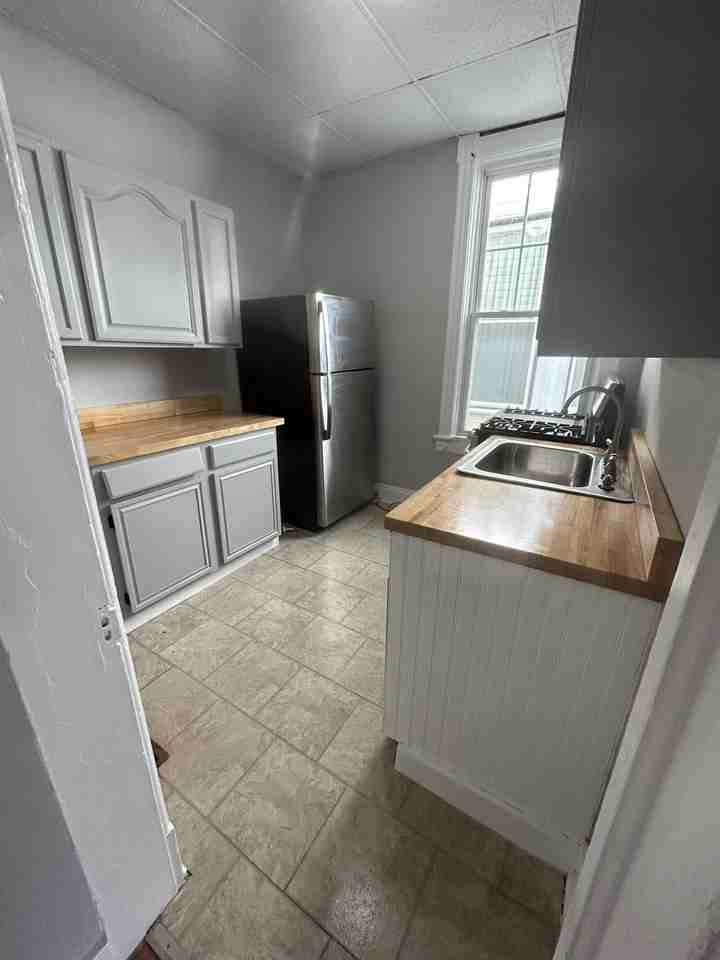 127 6th Ave - Photo 5 of 14