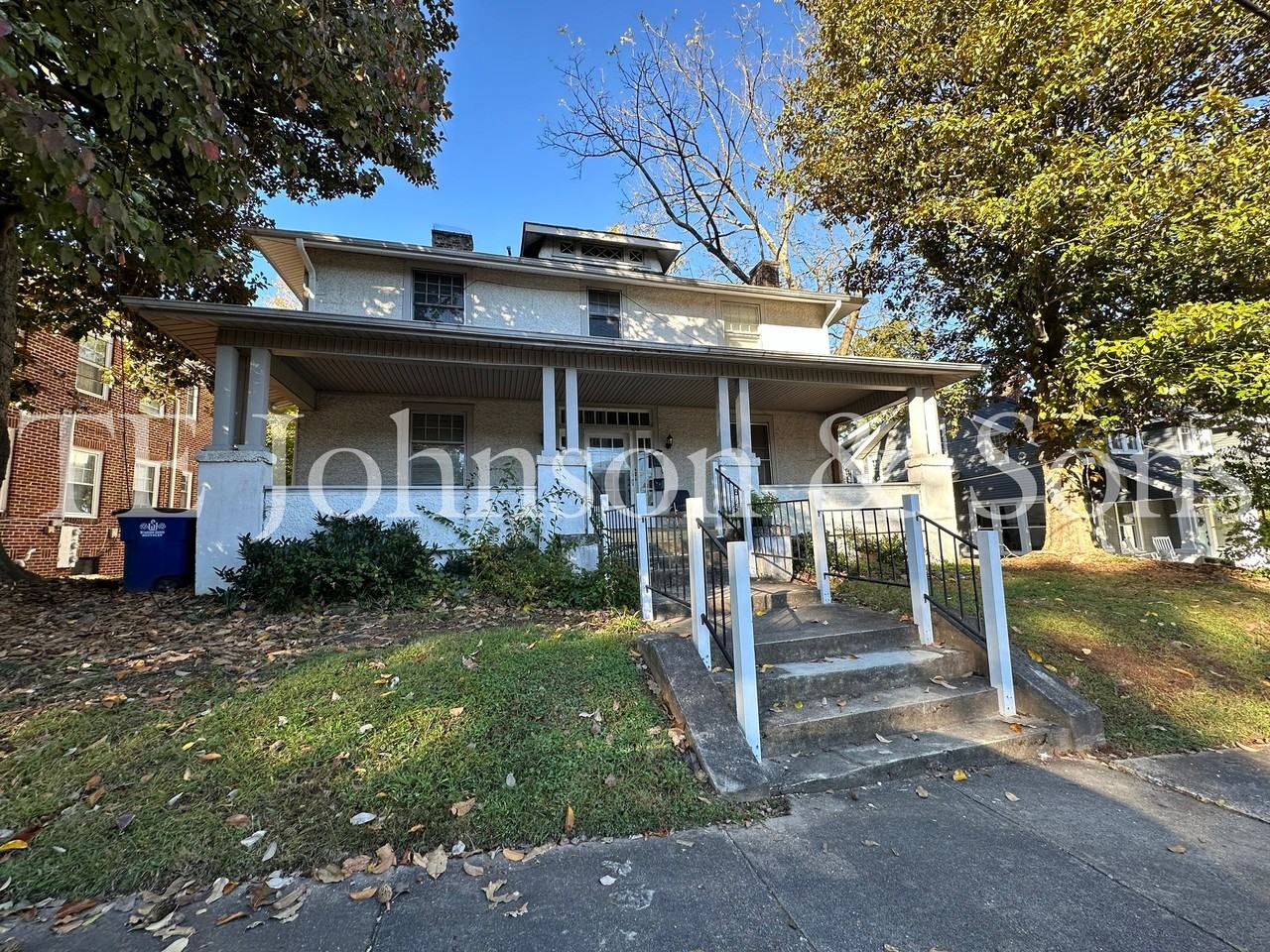 666 1/2 N Spring St - Photo 2 of 7