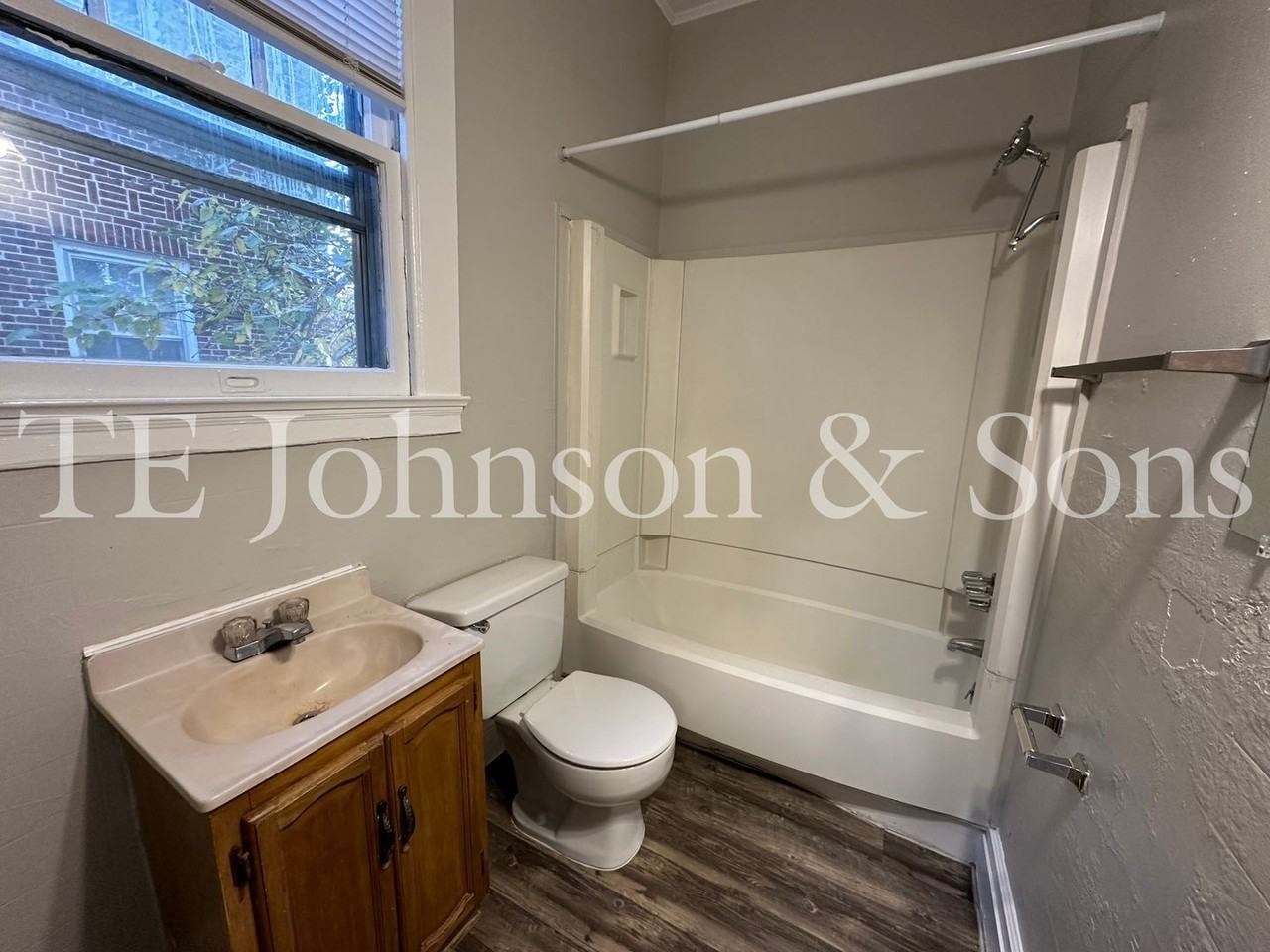 666 1/2 N Spring St - Photo 5 of 7