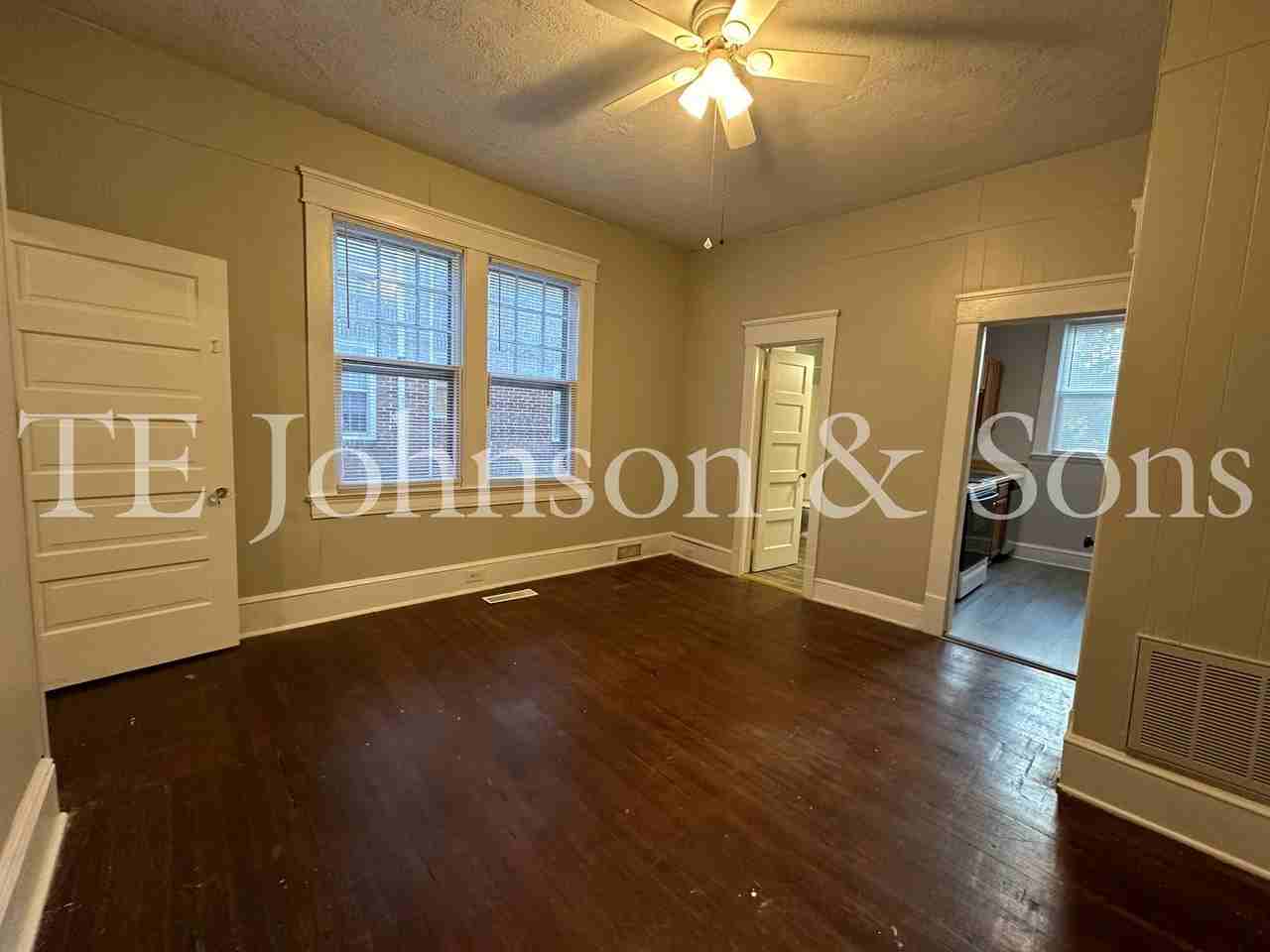 666 1/2 N Spring St - Photo 6 of 7