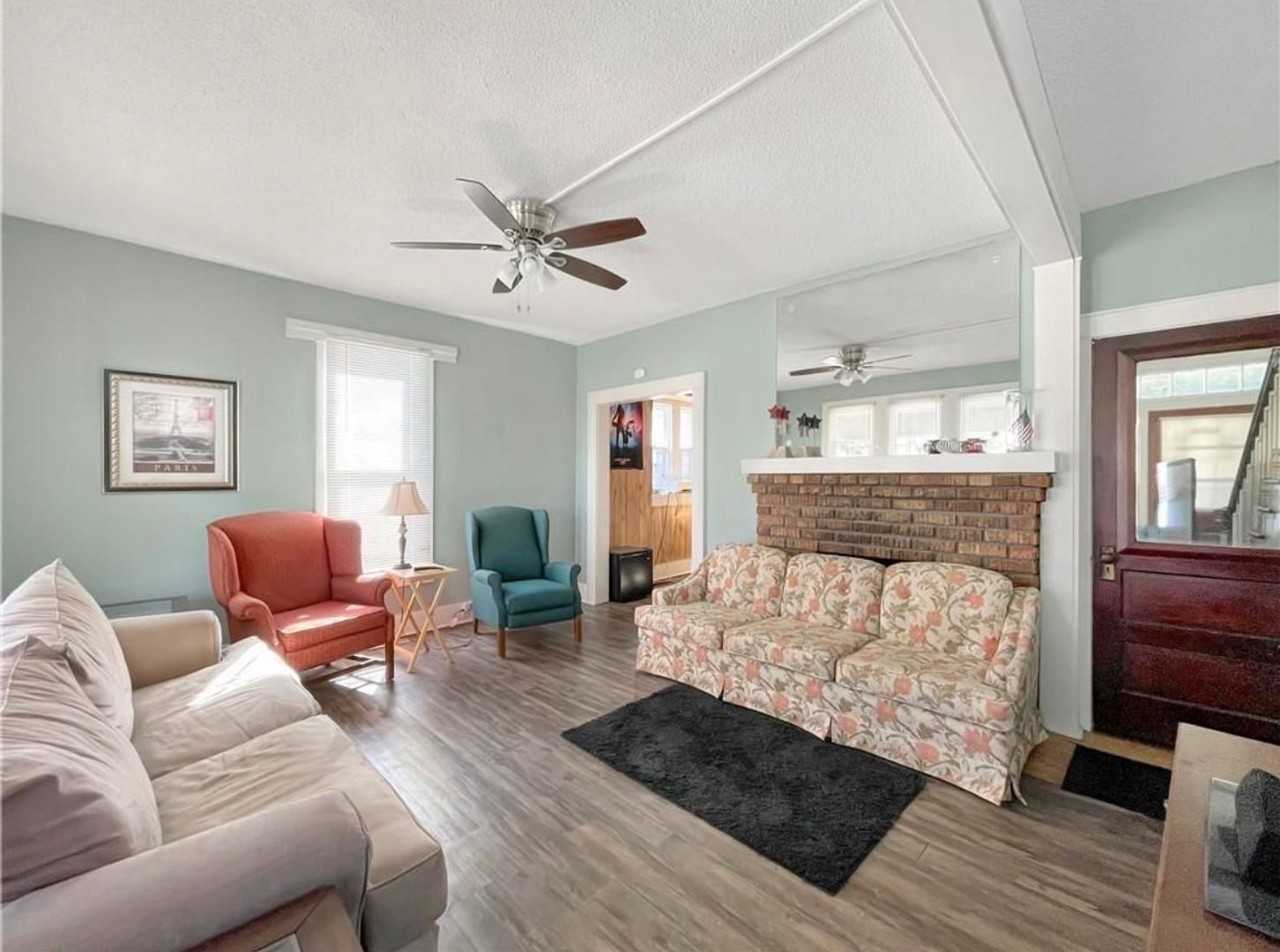 202 S College Ave - Photo 3 of 11