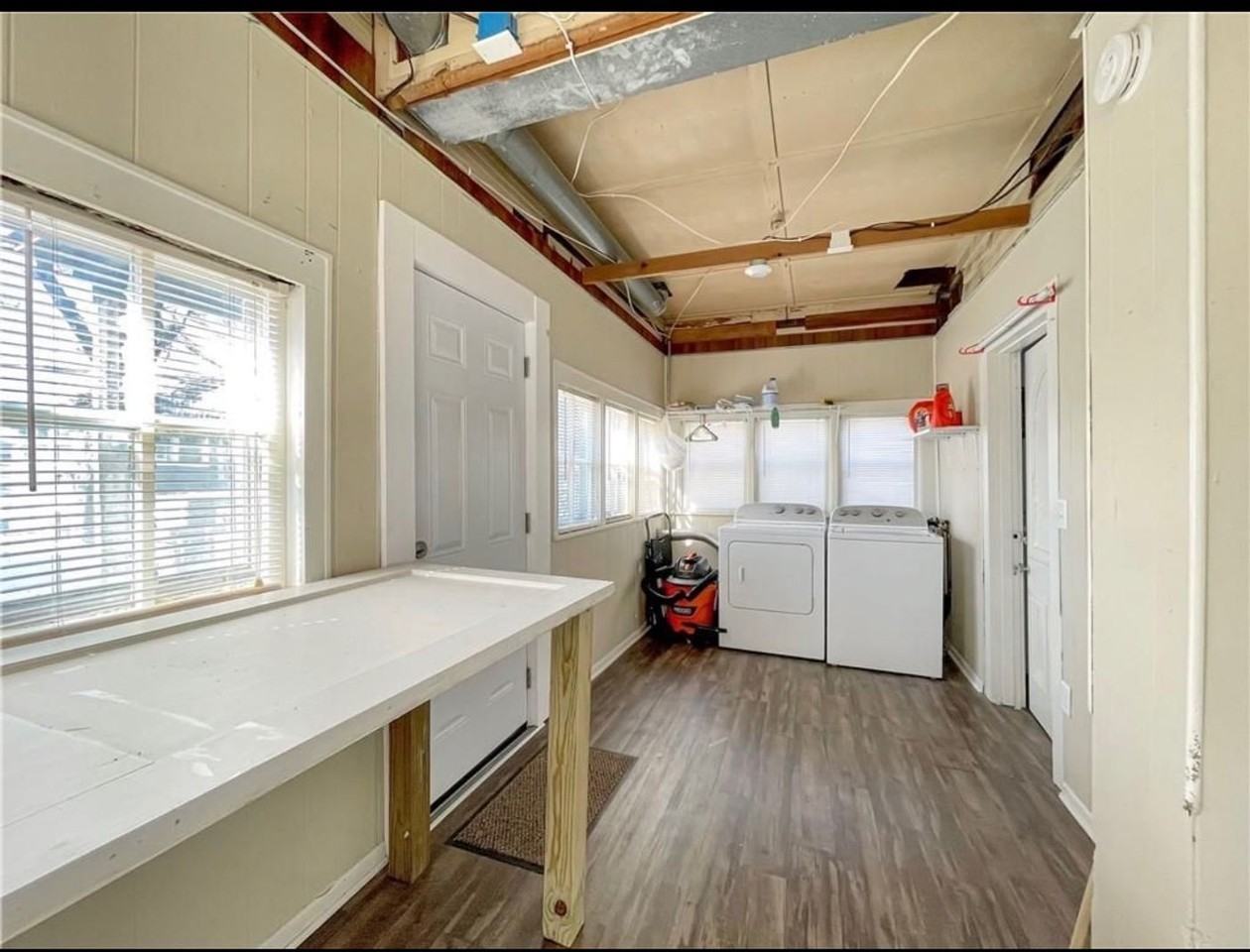 202 S College Ave - Photo 6 of 11