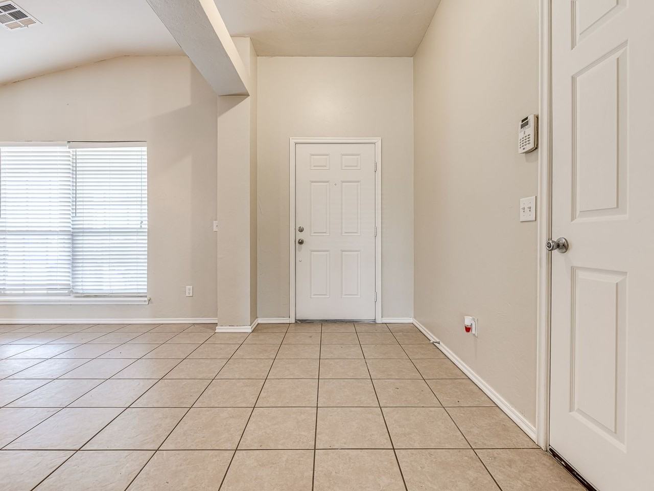 18113 Montoro Way - Photo 6 of 31