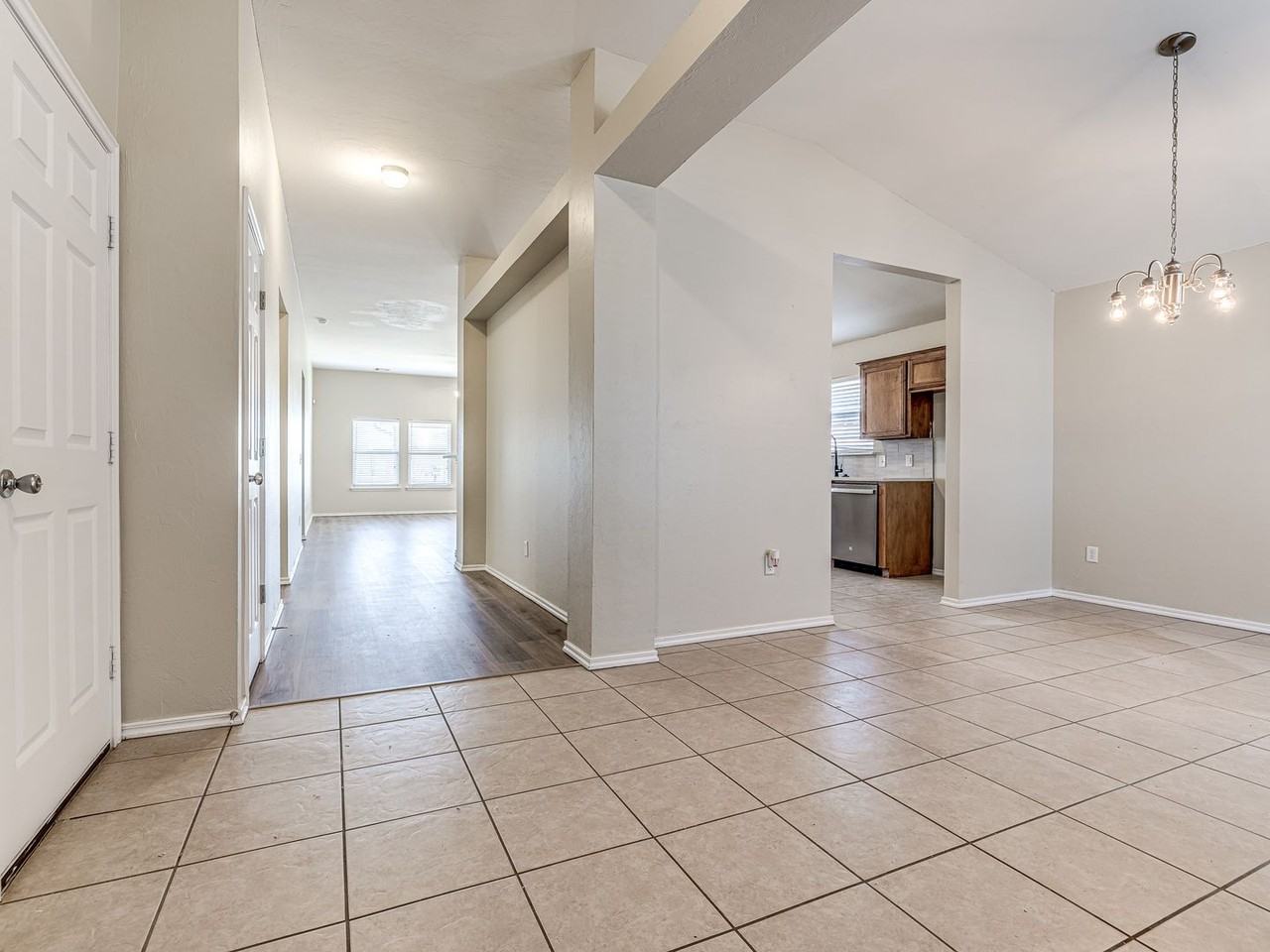 18113 Montoro Way - Photo 7 of 31