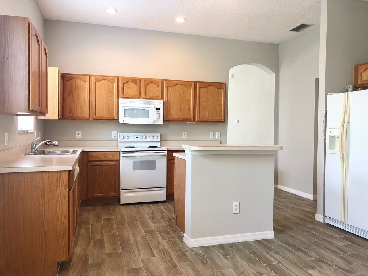 590 Horseman Dr - Photo 6 of 28