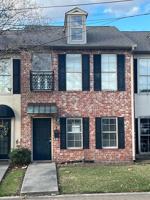 featured image of 212 W 11th St