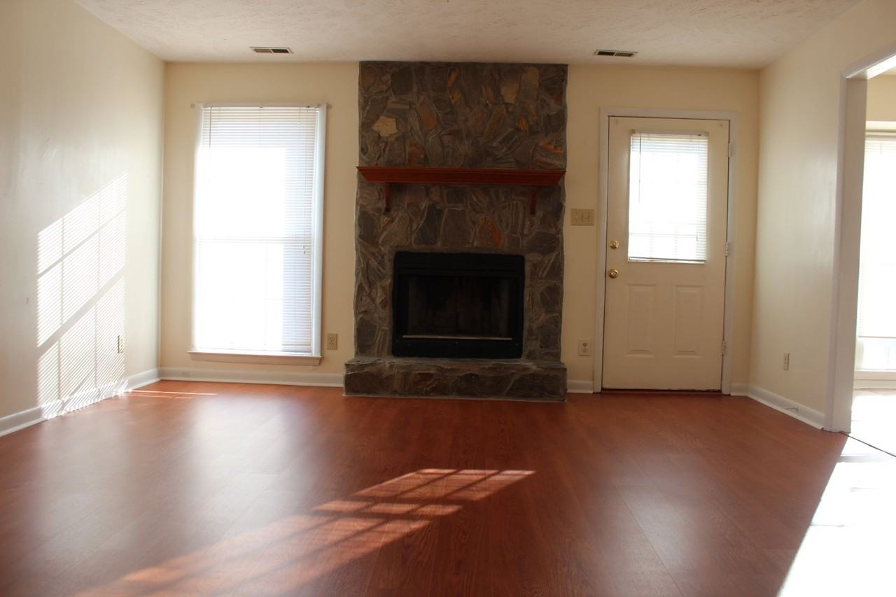 7805 Gallant Ridge Dr - Photo 7 of 27