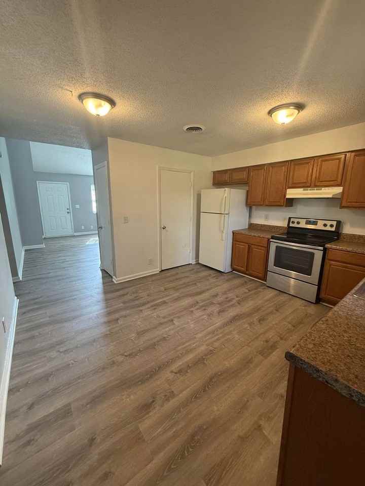 298 Chicken Pike - Photo 2 of 8