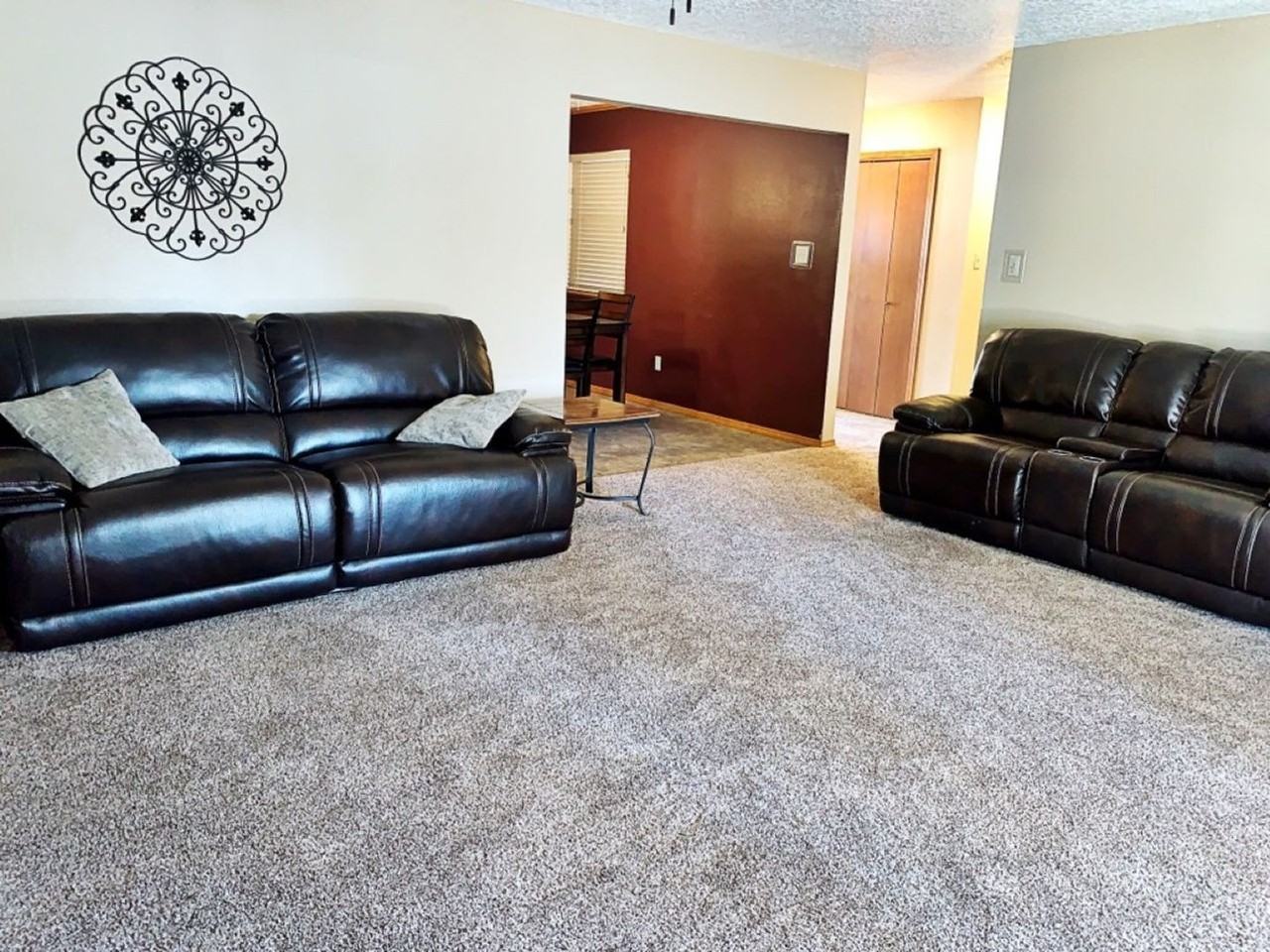 2307 W Bullock Ave - Photo 4 of 28