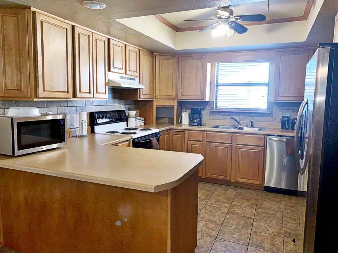2307 W Bullock Ave - Photo 3 of 6