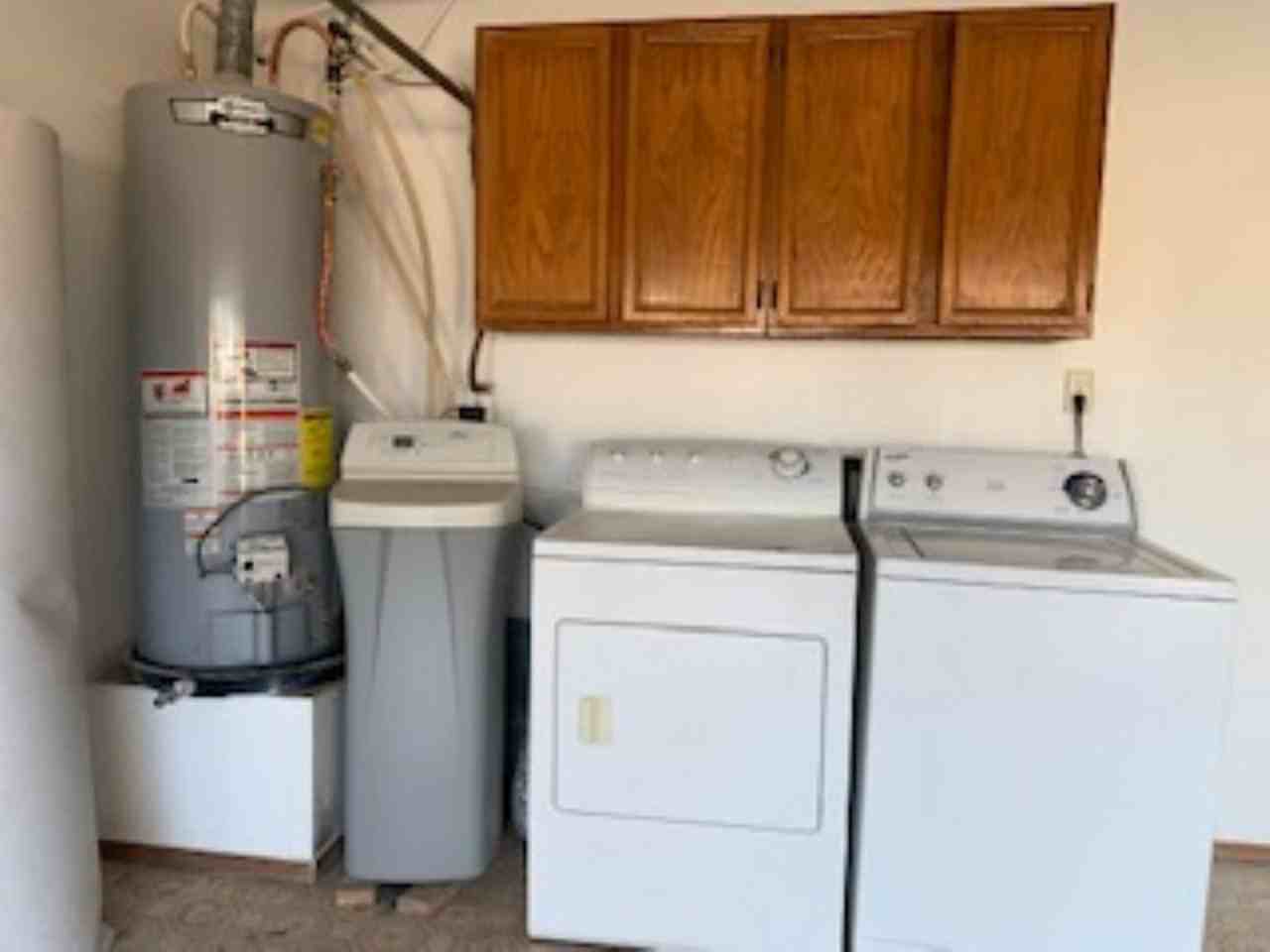 2307 W Bullock Ave - Photo 4 of 6
