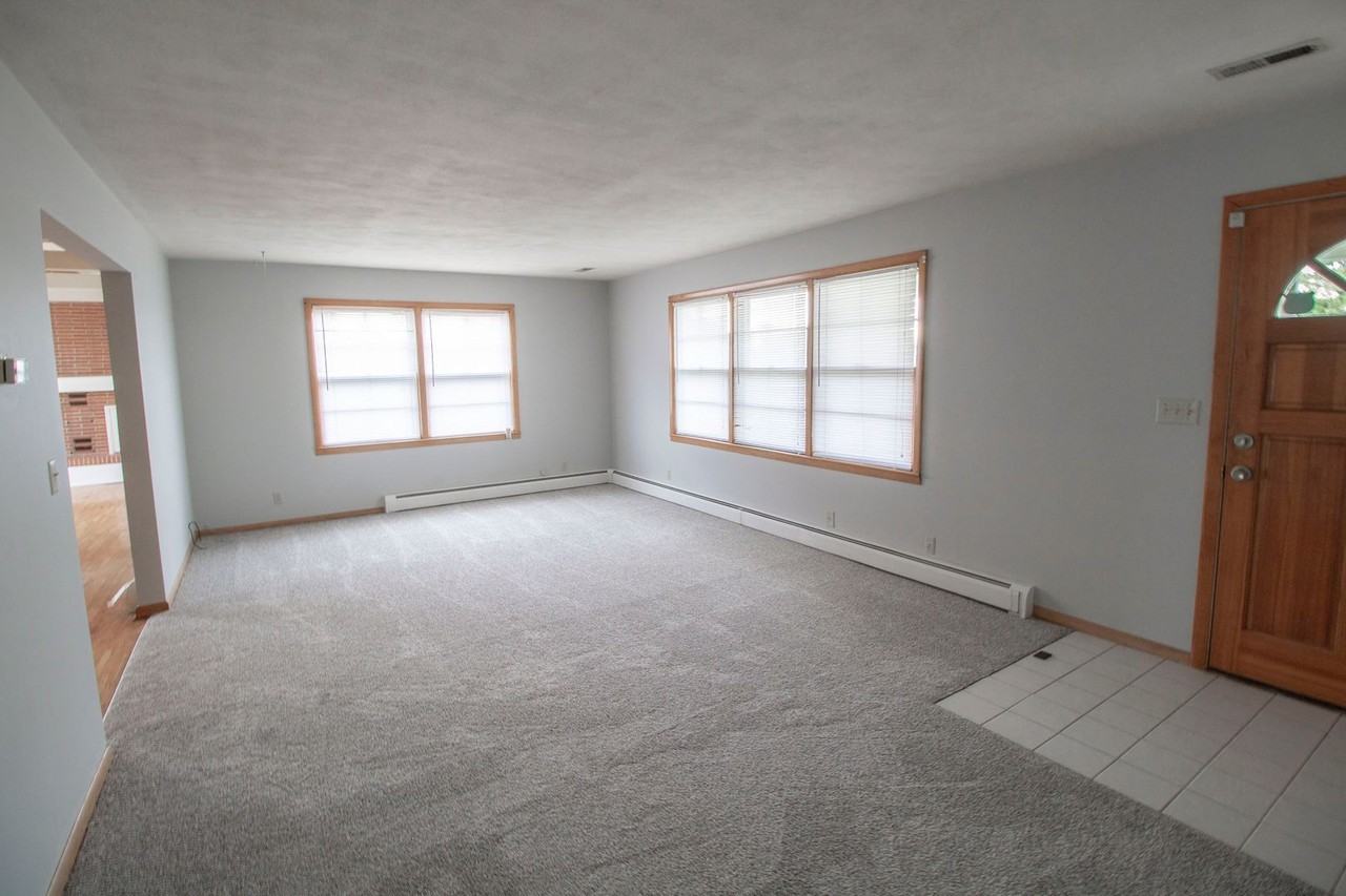 1303 Smiley Ln - Photo 3 of 47