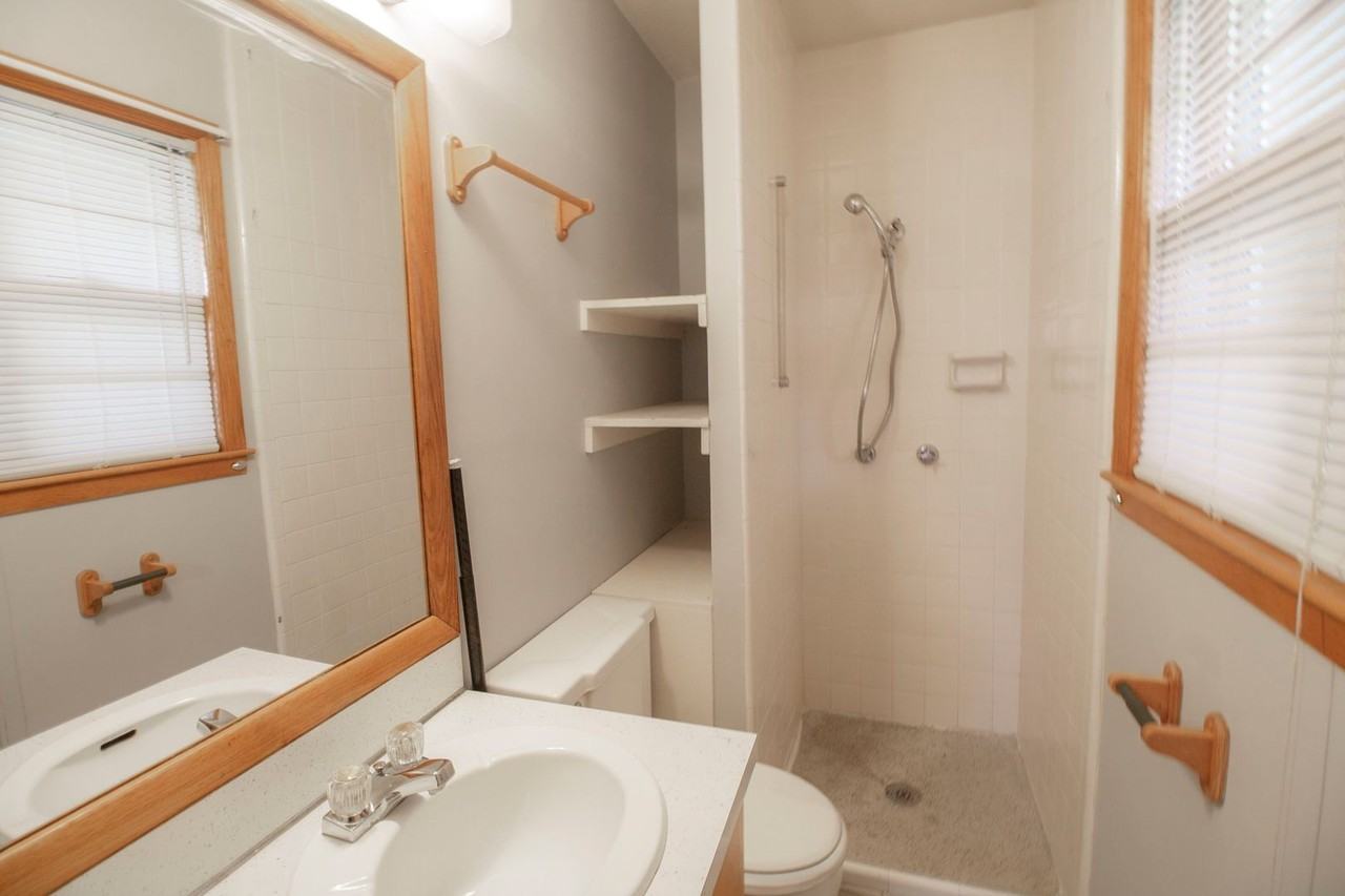 1303 Smiley Ln - Photo 5 of 47