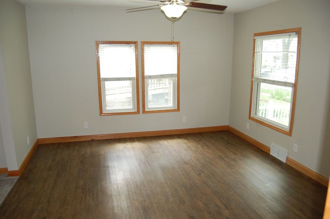 1430 N 21st St - Photo 4 of 19