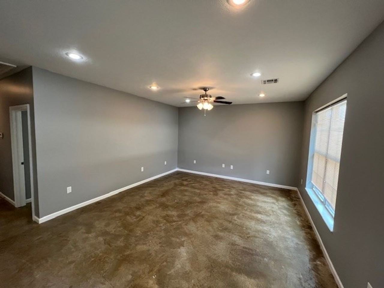 513 W Lagrange St #4 - Photo 5 of 9