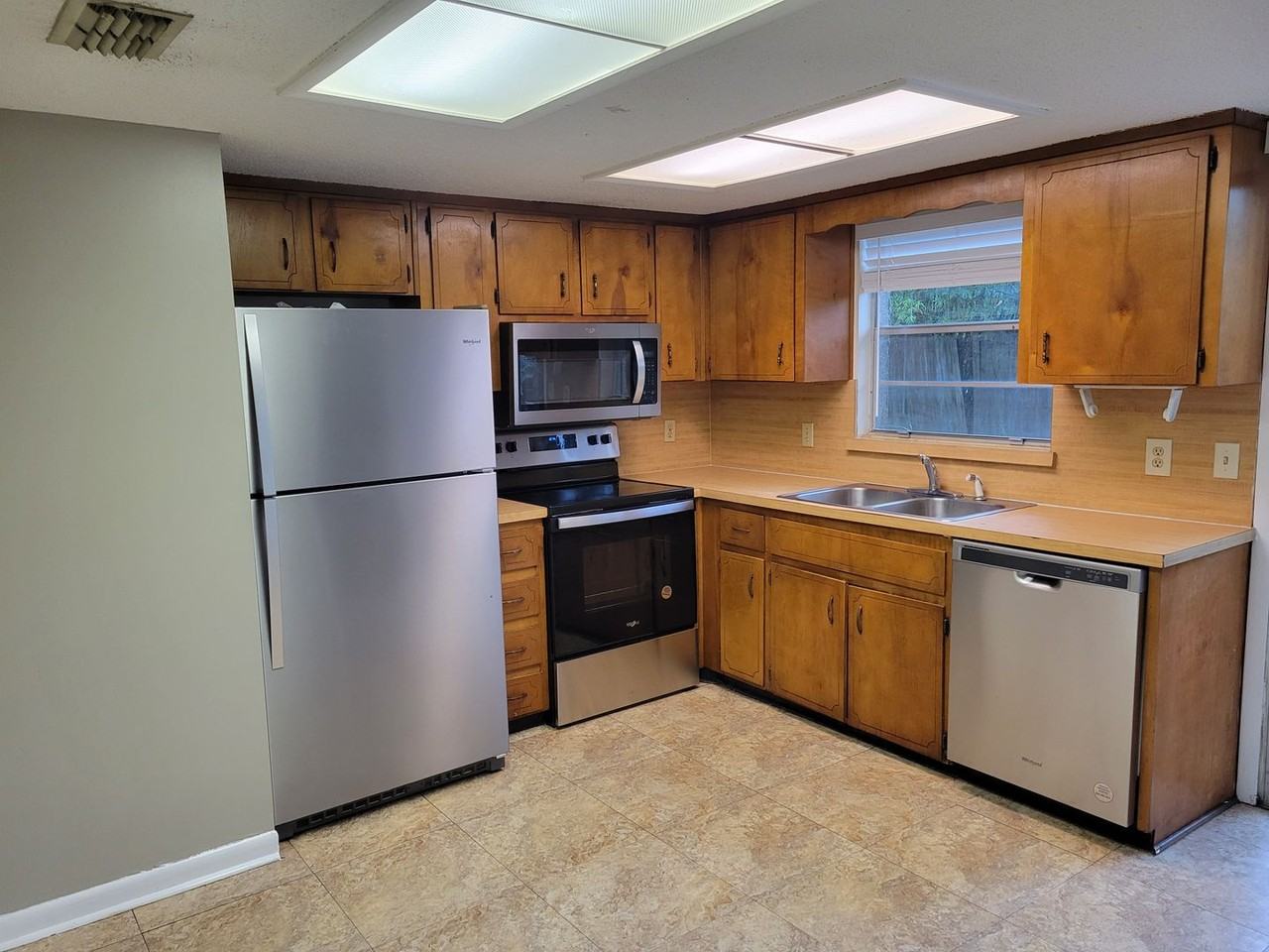 7208 Parker School Rd - Photo 2 of 11