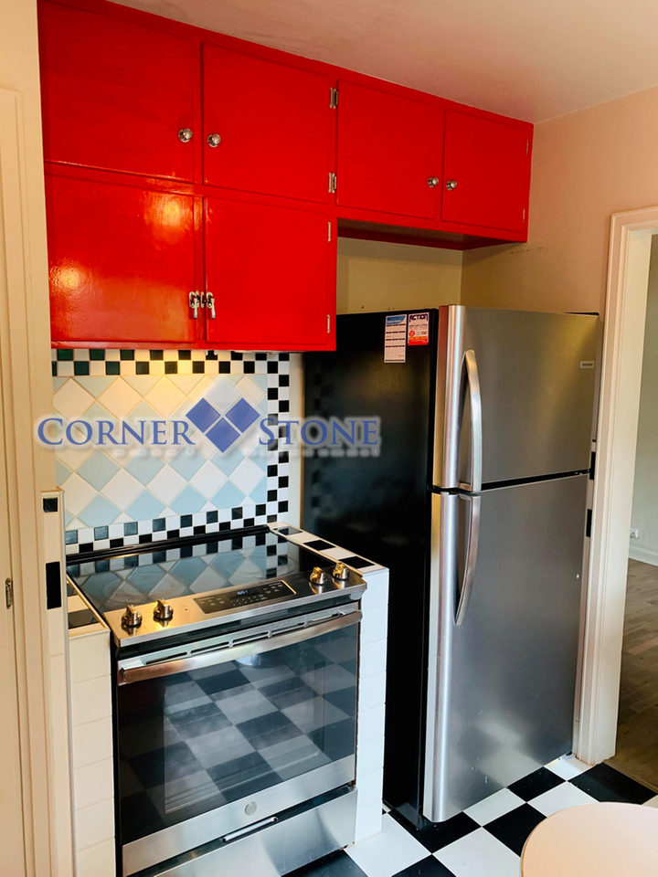 112 S Juniper St - Photo 4 of 12