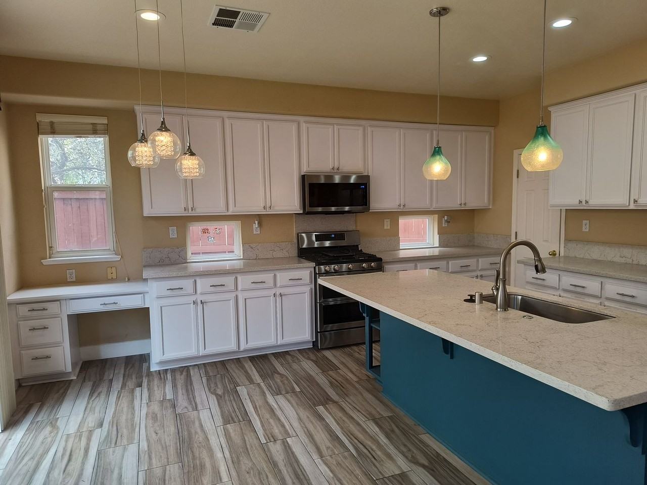 6439 Cormorant Cir - Photo 2 of 21