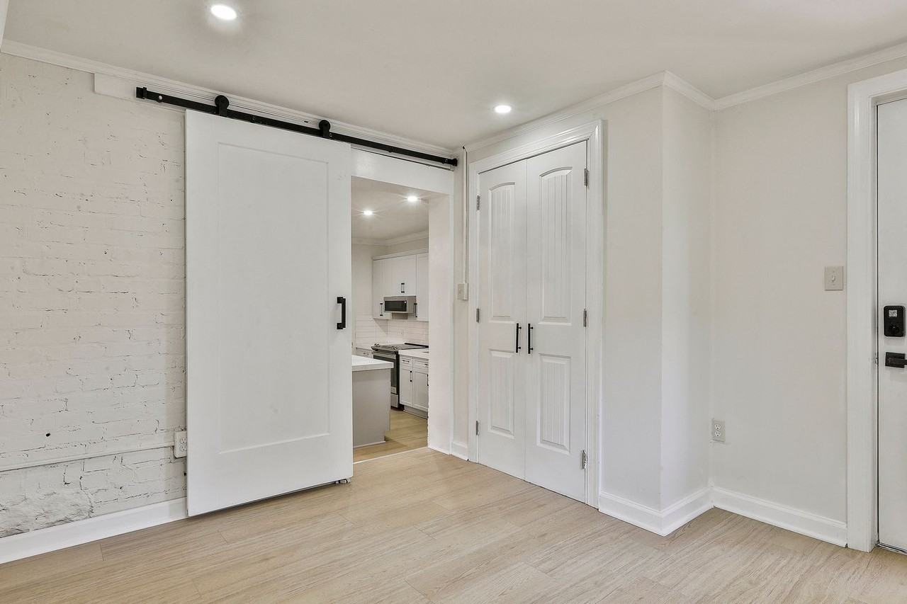 685 Argonne Ave Ne - Photo 5 of 21