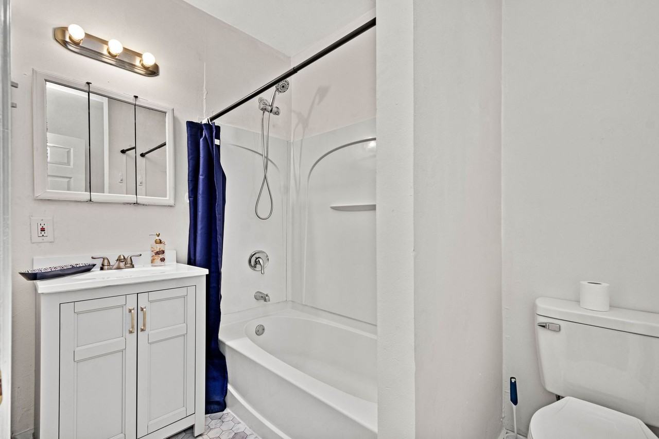 1916 New York Ave - Photo 3 of 19