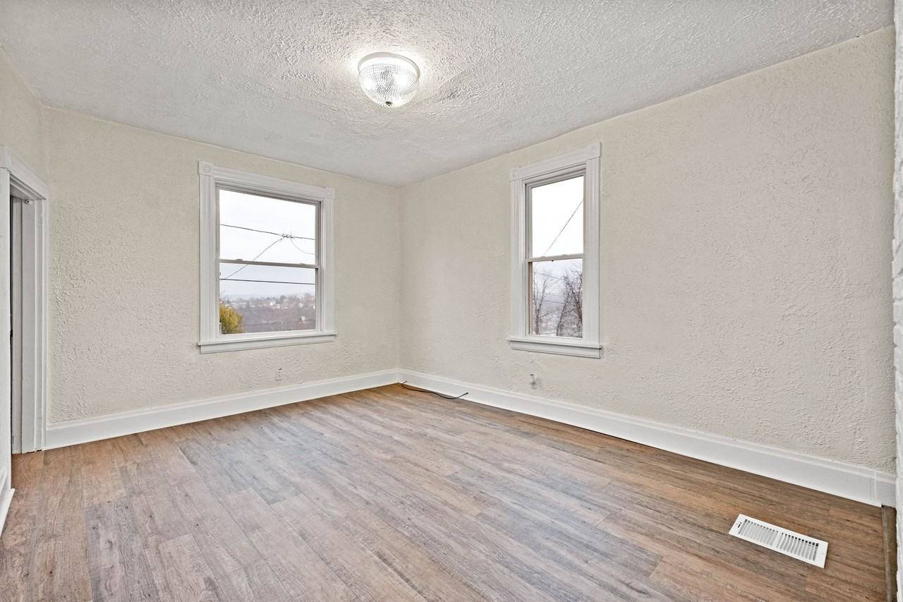 1916 New York Ave - Photo 6 of 19