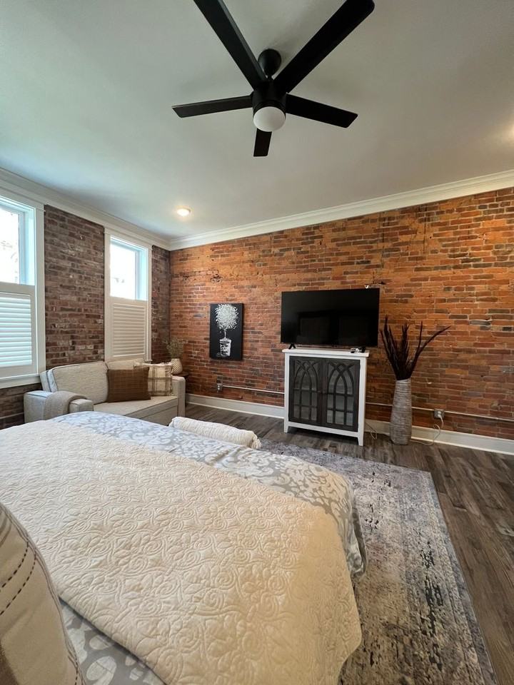 315 Columbia St #300 - Photo 2 of 19