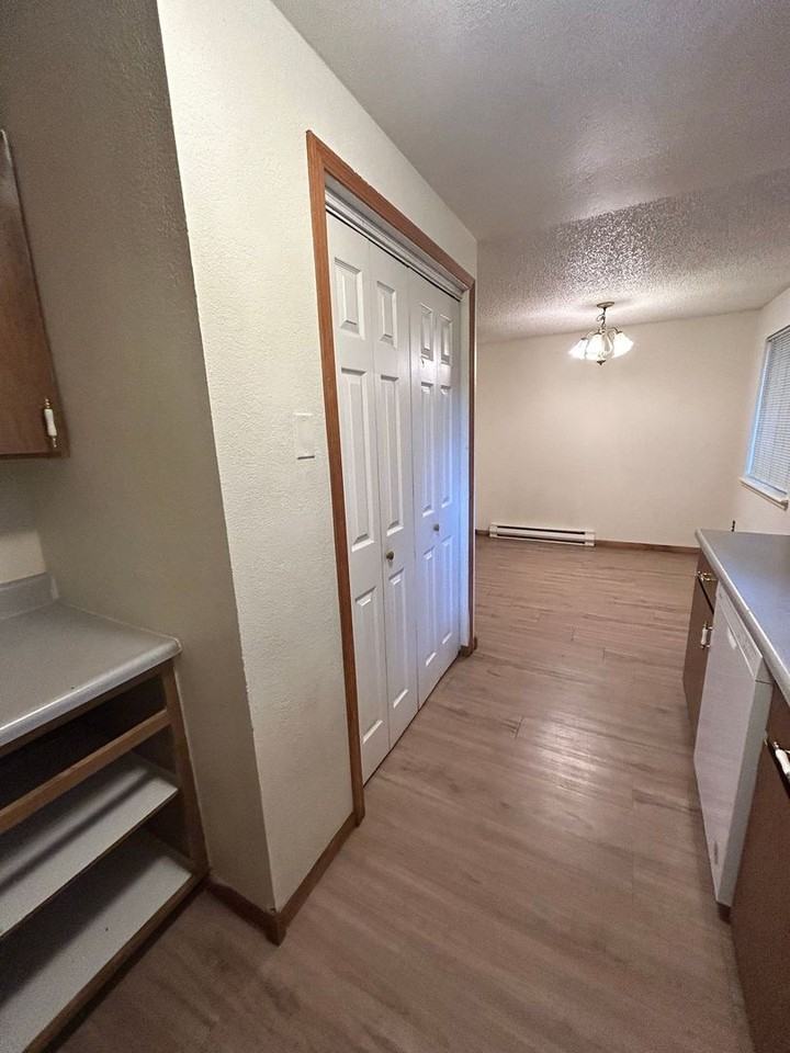 1249 E 6th St - Photo 6 of 18