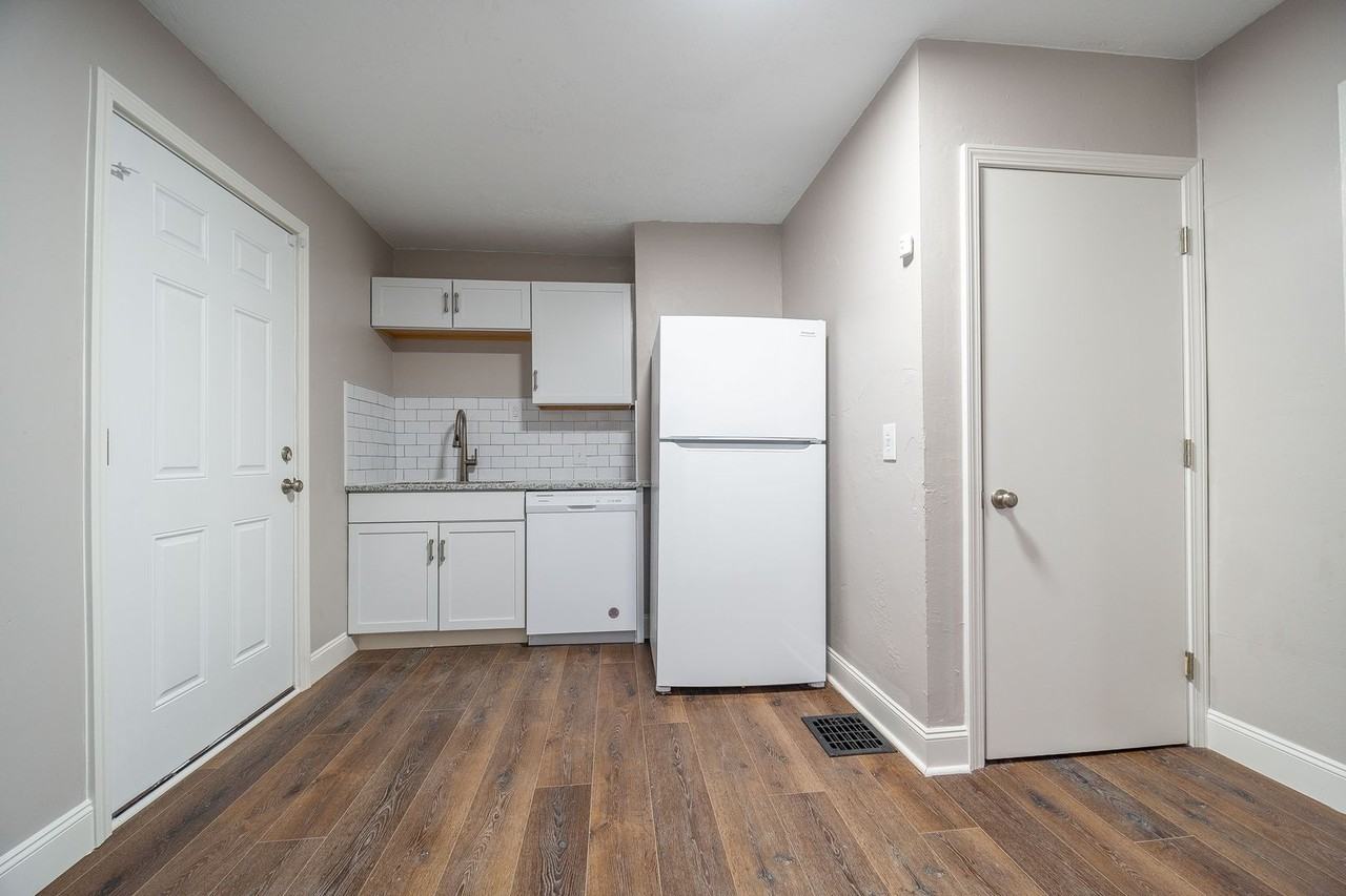 771 E Tulane Rd - Photo 3 of 14